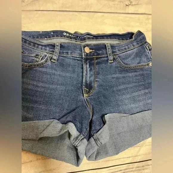 Gap cuffed boyfriend shorts - Picture 3 of 6